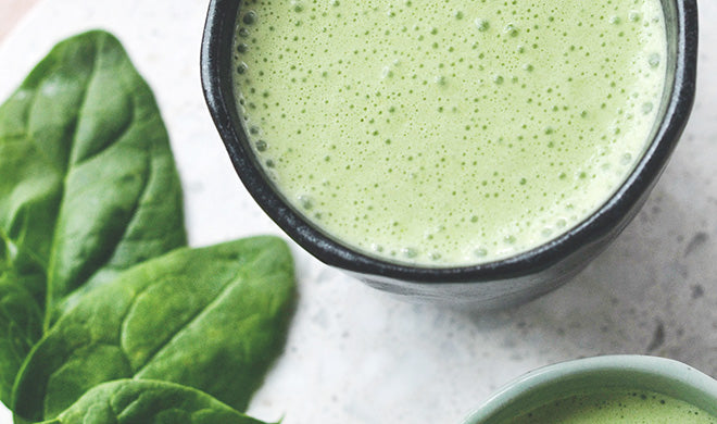 Mango and banana green smoothie